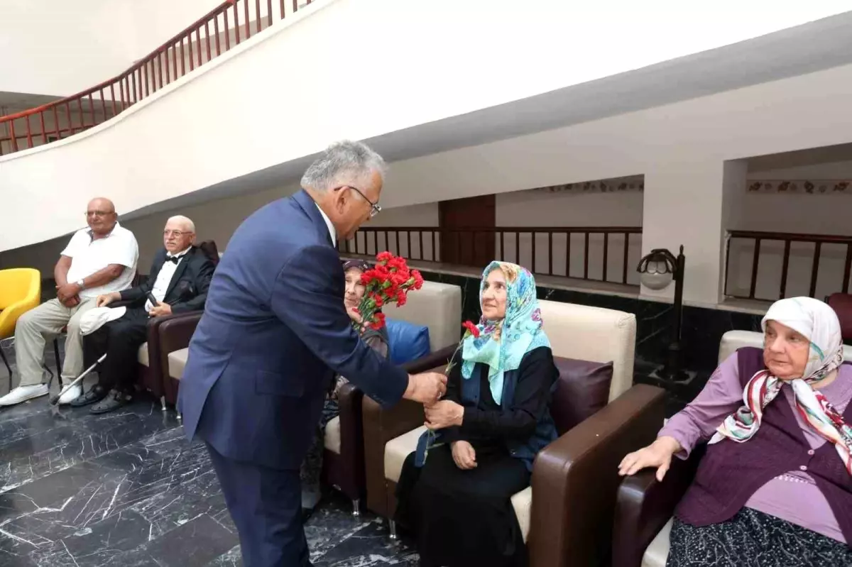 Kayseri Büyükşehir Belediye Lideri Dr. Memduh Büyükkılıç, 18-24 Mart Yaşlılara