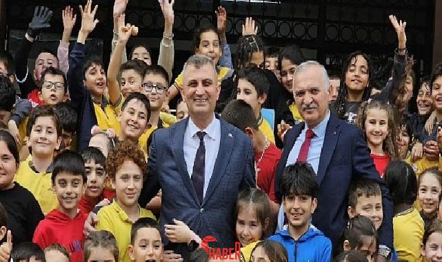 Gölcük Belediye Başkanı Ali Yıldırım Sezer, 3. Sınıf öğrencilerinin hayat