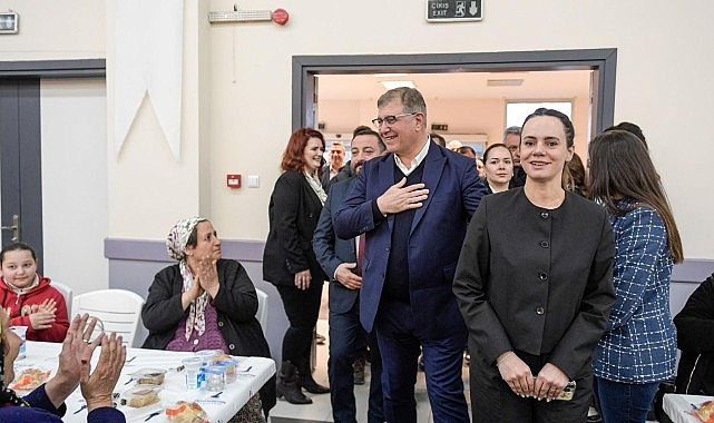 İzmir Büyükşehir Belediye Lideri Dr. Cemil Tugay, ramazan ayının birinci