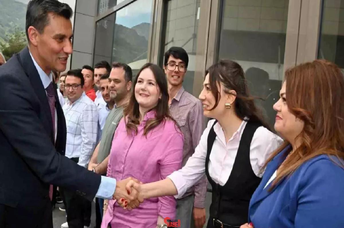 Manisa Büyükşehir Belediye Başkanı Ferdi Zeyrek'in liderliğinde, bayanların iş gücüne