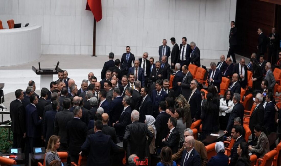 Emekli bayram ikramiyesinin 3 bin liradan 4 bin liraya yükseltilmesini