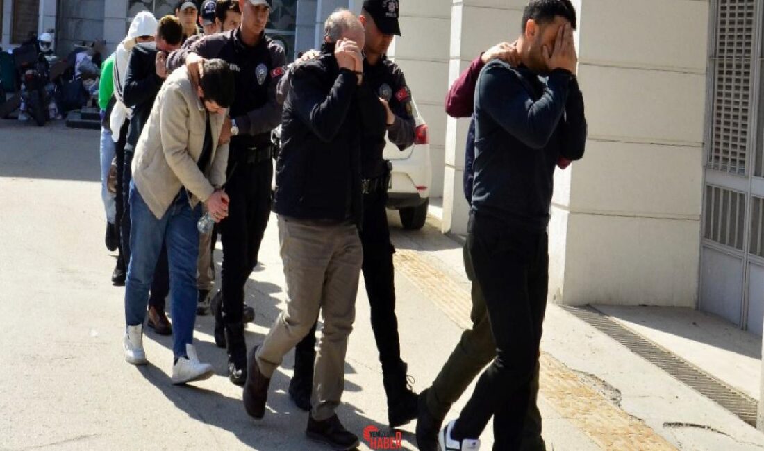 Akdeniz ilçesinde 116 müşterisinden yaklaşık 120 milyon lira vurgun yaptığı