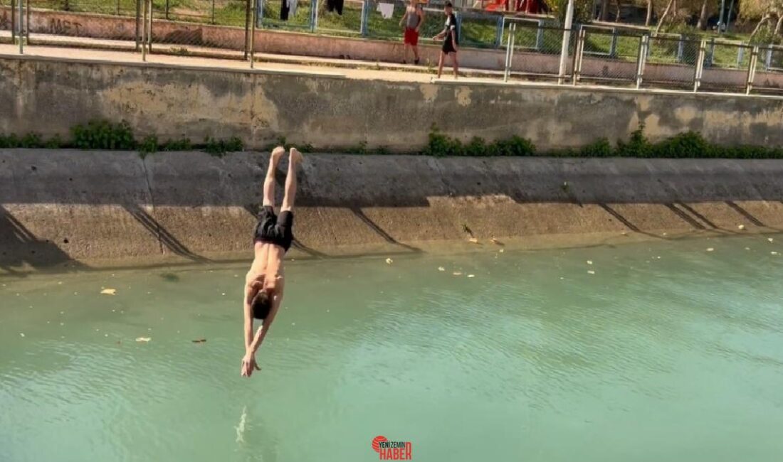 Tarsus ilçesinde son günlerde çok sıcaklardan bunalan çocuklar, tehlikeli ve