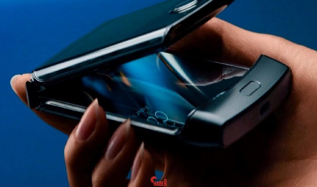Motorola'nın yeni katlanabilir telefonu, Pixel Flip hayranları için heyecan verici