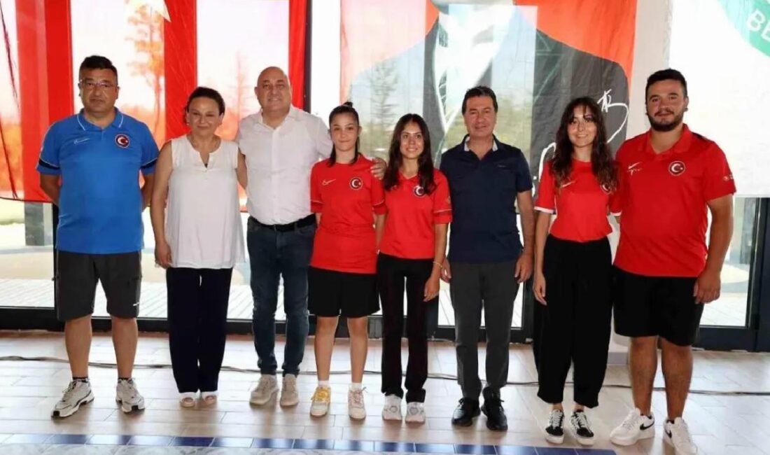 Muğla Büyükşehir Belediyesi Spor Kulübü'nden Hazal Burun ve Emircan Haney,
