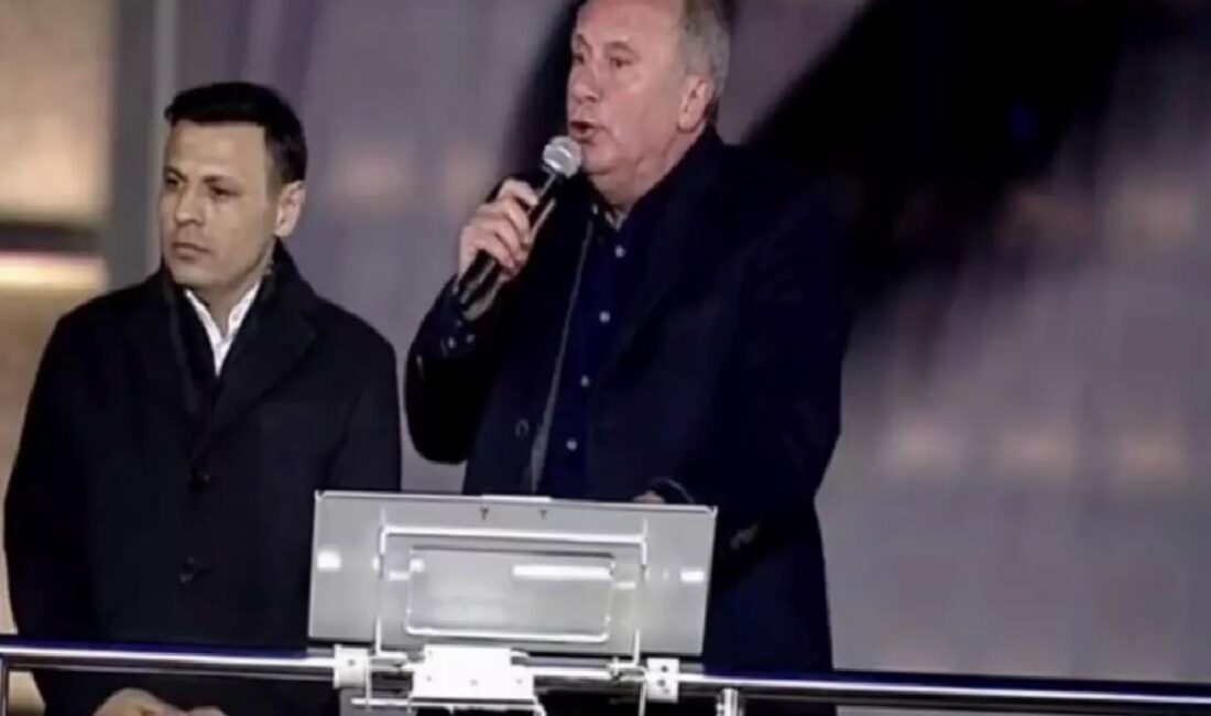 Saraçhane'deki İBB merkez yerleşkesi önünde toplanan kalabalığa hitap eden Memleket