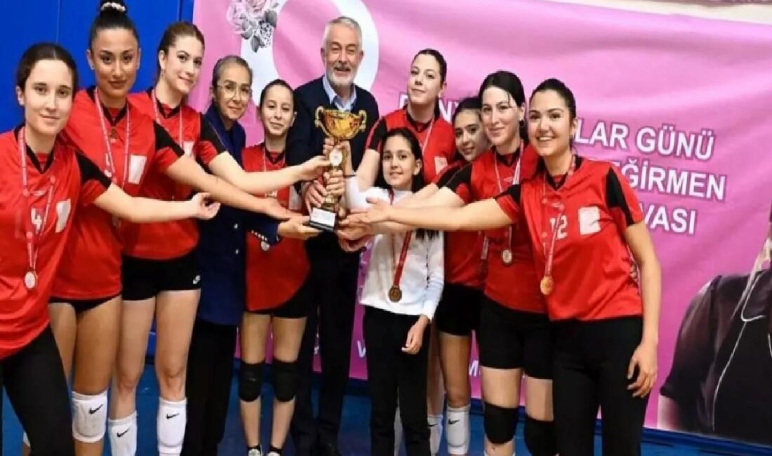 Isparta'da 8 Mart Dünya Kadınlar Günü kapsamında düzenlenen Mürüvvet Başdeğirmen