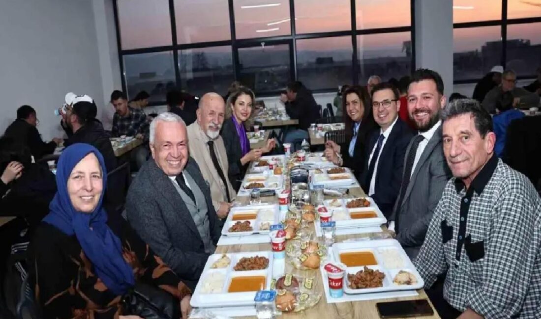 Nilüfer Belediye Başkanı Şadi Özdemir, Ramazan ayında her gün yüzlerce