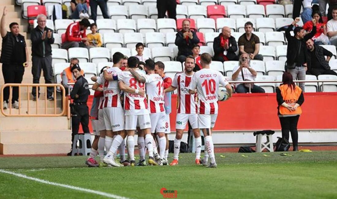 Üstün Lig'in 29. haftasında Antalyaspor ile Corendon Alanyaspor, karşı karşıya