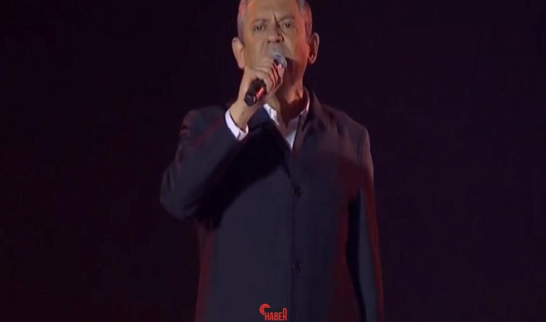 Cumhuriyet Halk Partisi Genel Lideri Özgür Özel, gözaltına alınan İBB