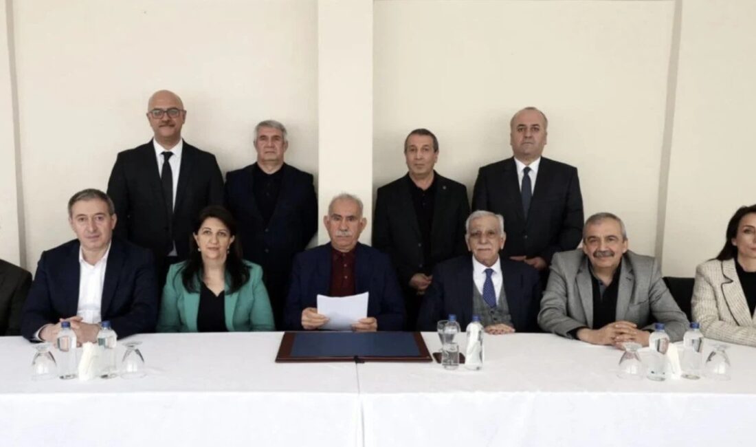 Abdullah Öcalan'ın terörün lağvedilmesi çağrısının ardından terör örgütü PKK, silah