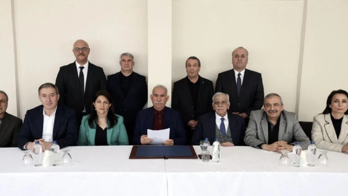 Abdullah Öcalan'ın terörün lağvedilmesi çağrısının ardından terör örgütü PKK, silah