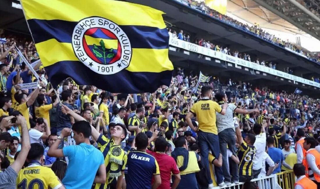 Fenerbahçe, dönem başında takımına kattığı deneyimli forvet Cenk Tosun ile