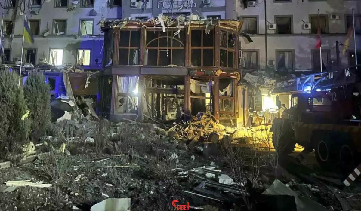Rusya'nın Ukrayna'ya düzenlediği füze ve İHA ataklarında 4 kişi hayatını