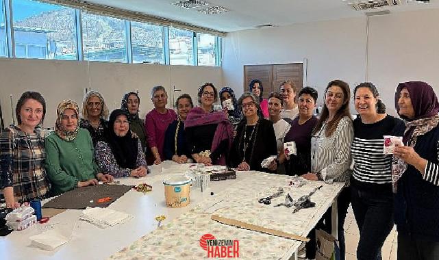 İzmir Büyükşehir Belediyesi Kadın Çalışmaları Şube Müdürlüğü, 8 Mart Dünya