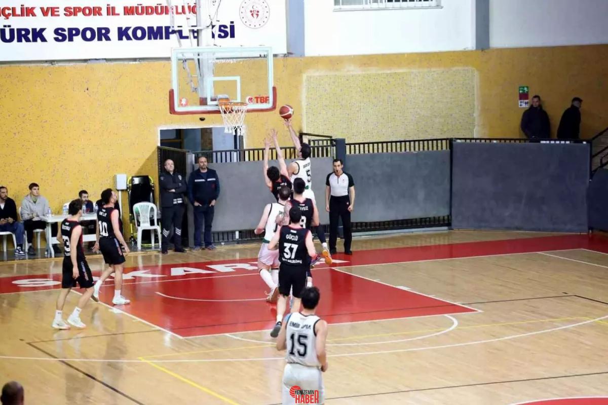 Uşak Basketbol'a 66-62 mağlup olan Sakarya Büyükşehir Basketbol Takımı, Play-Off