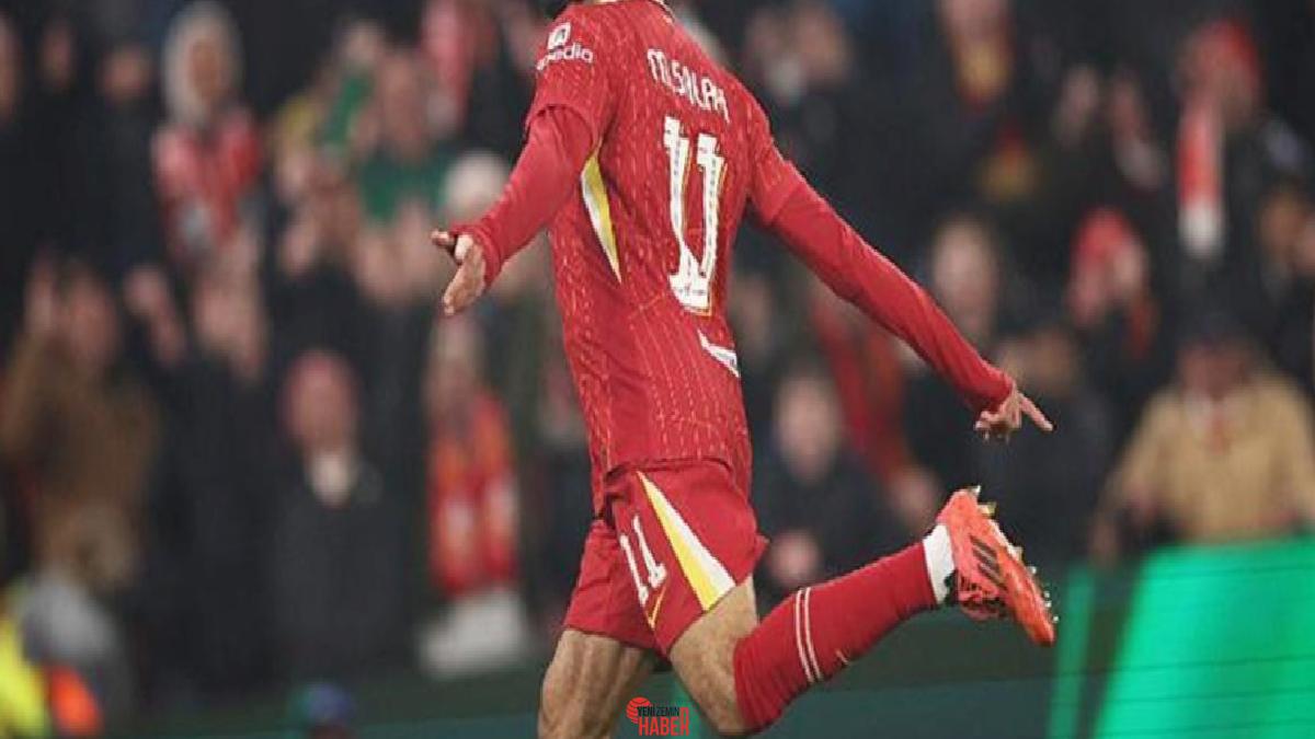 Mısırlı yıldız futbolcu Muhammed Salah, Liverpool tarihinin 3'üncü, Premier Lig'in