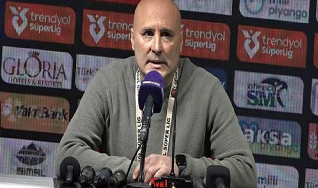 Sami Uğurlu: Alt sıralardan kurtulmamız gerekiyor Alanyaspor Teknik Yöneticisi Sami Uğurlu, "Bizim bir an önce alt