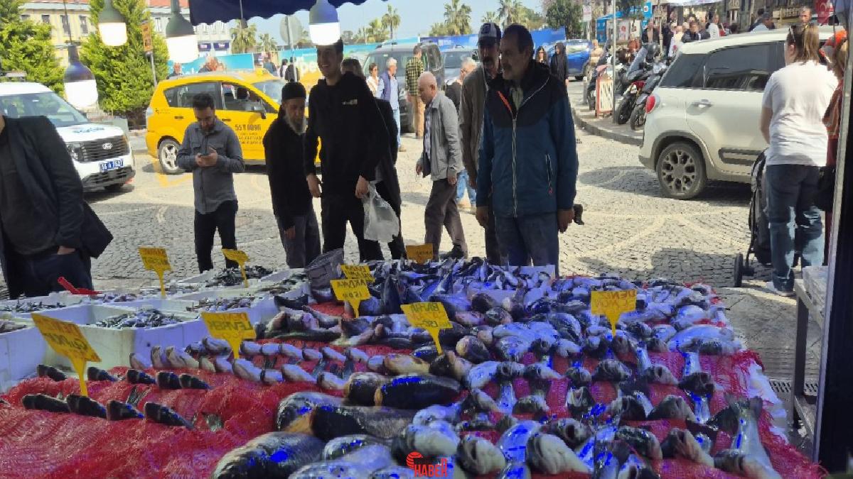 Ramazan ayında balık tezgahlarında sakinlik yaşanıyor. İftarda balık yemek isteyen