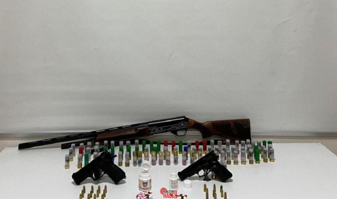 Gruplarca, silahla ateş ettiği imgeyi toplumsal medyada paylaşan şahsın ikametinde