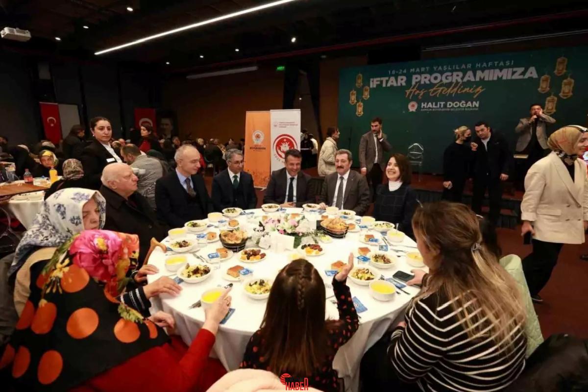 Samsun Valisi Orhan Tavlı, 'Yaşlılara Saygı Haftası' aktiflikleri çerçevesinde düzenlenen