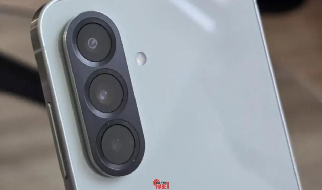 Samsung, orta segment telefonu Galaxy A56'yı tanıttı. Aygıt, 45W süratli