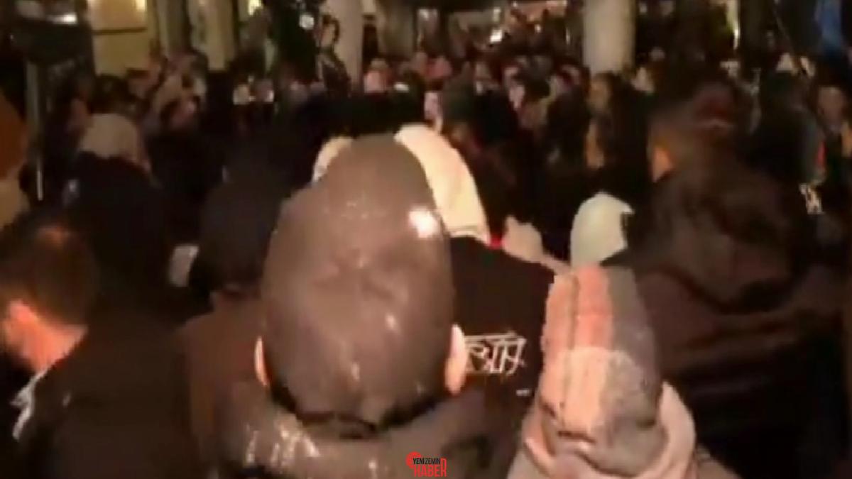 İBB’nin Saraçhane’deki merkez yerleşkesine gelen aksiyoncular, sokak daveti yapan CHP