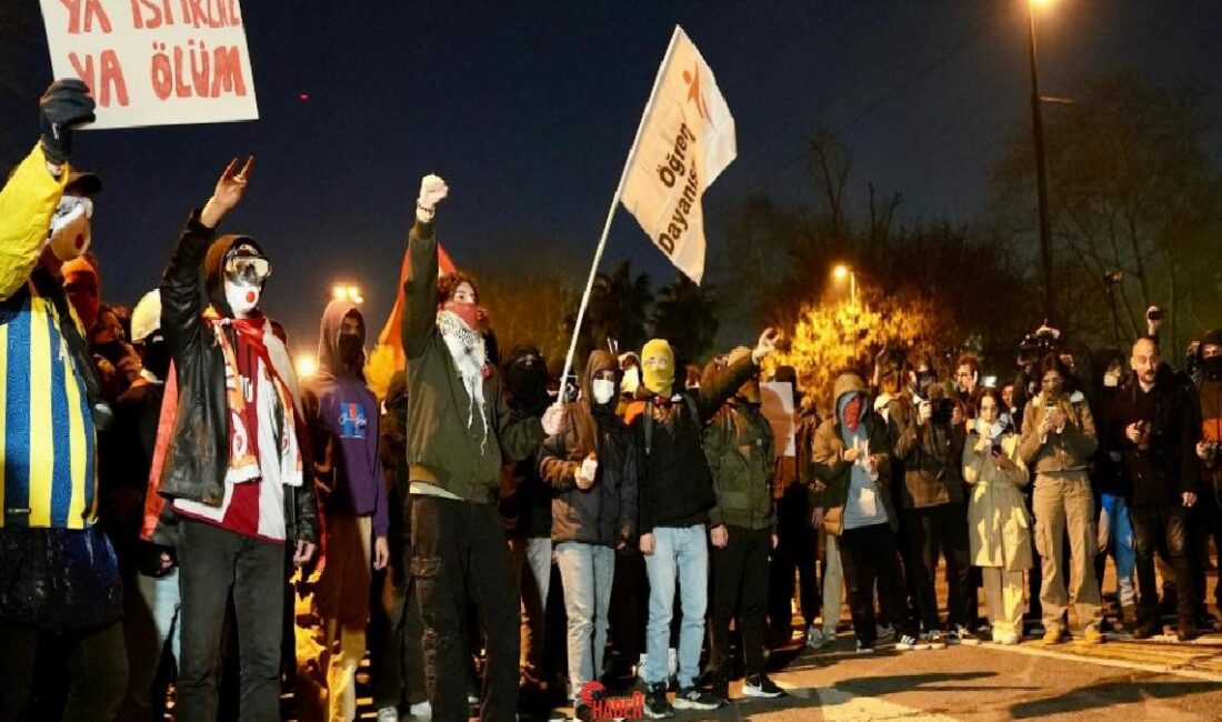 İBB ve belediye başkanı Ekrem İmamoğlu'na yönelik operasyonları protesto için