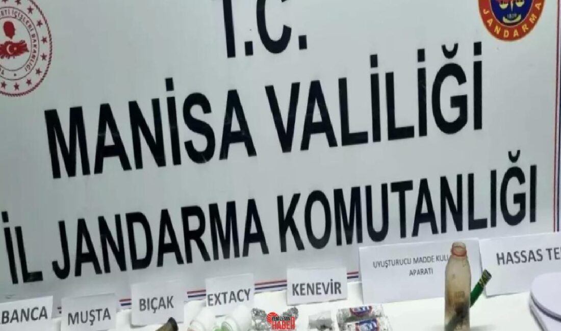 Soma'da jandarma, 5 şahsa uyuşturucu ve ruhsatsız tabanca ile operasyon