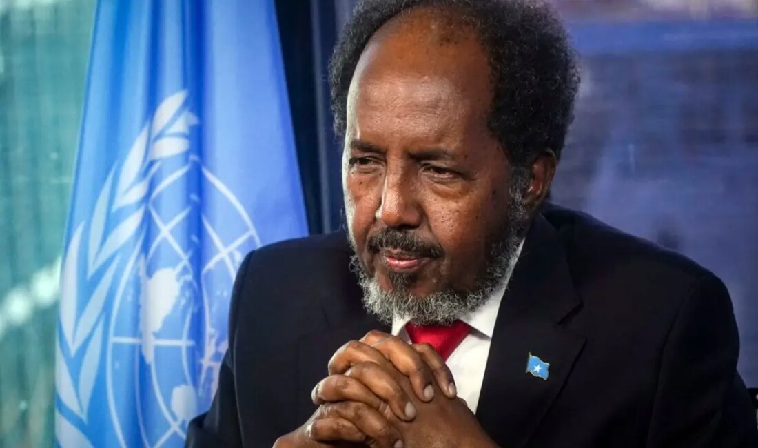 Somali'nin başkenti Mogadişu'da terör örgütü eş-Şebab, Cumhurbaşkanı Hasan Pir Mahmud'un