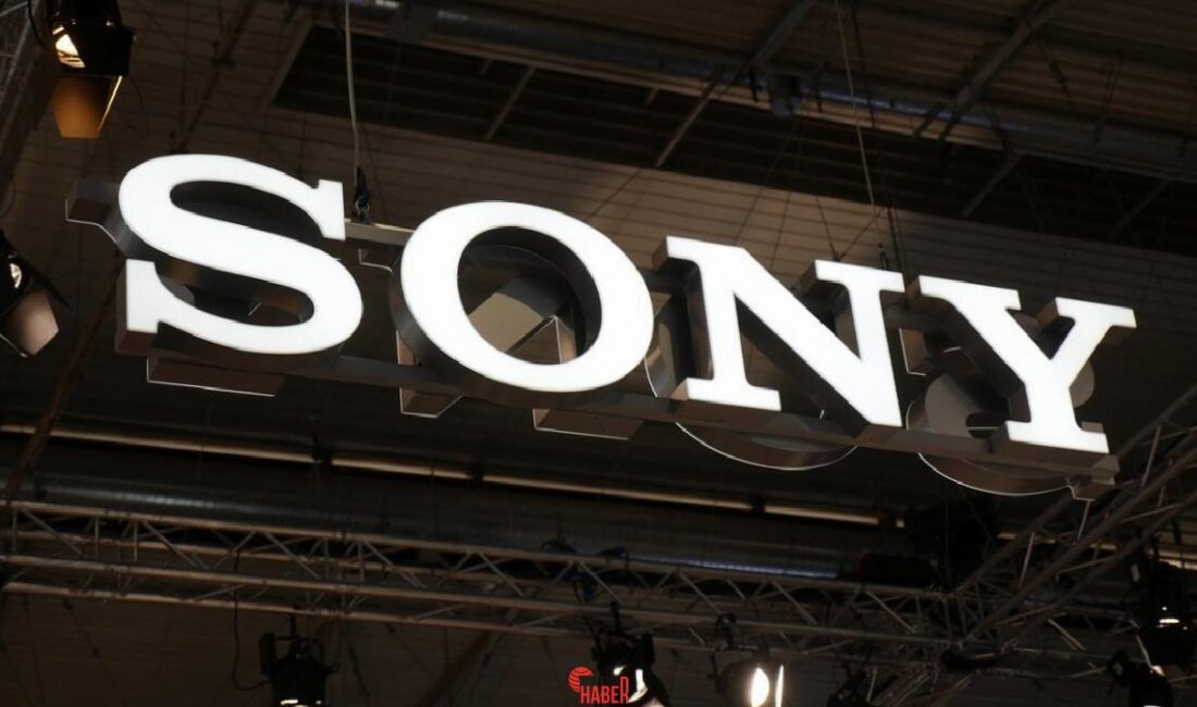 Sony, akıllı telefon kamera pazarında ezeli rakibi Samsung'a meydan okumaya