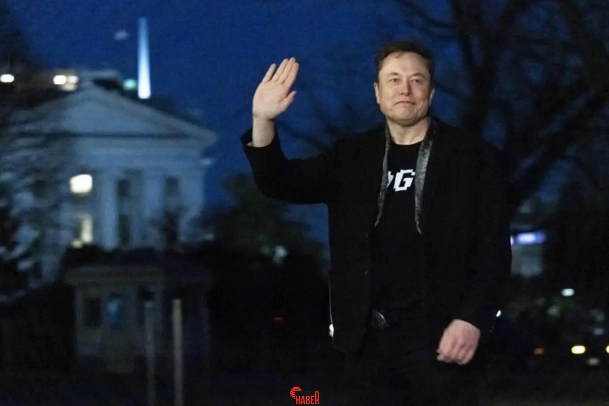 Elon Musk, ISS'te mahsur kalan 2 NASA astronotunu birkaç hafta