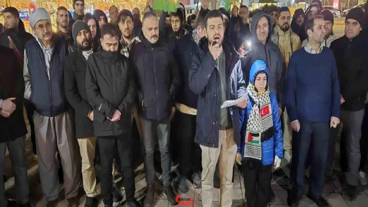 Tekirdağ'da teravih namazı sonrası toplanan vatandaşlar, İsrail'in Gazze'ye taarruzlarını protesto