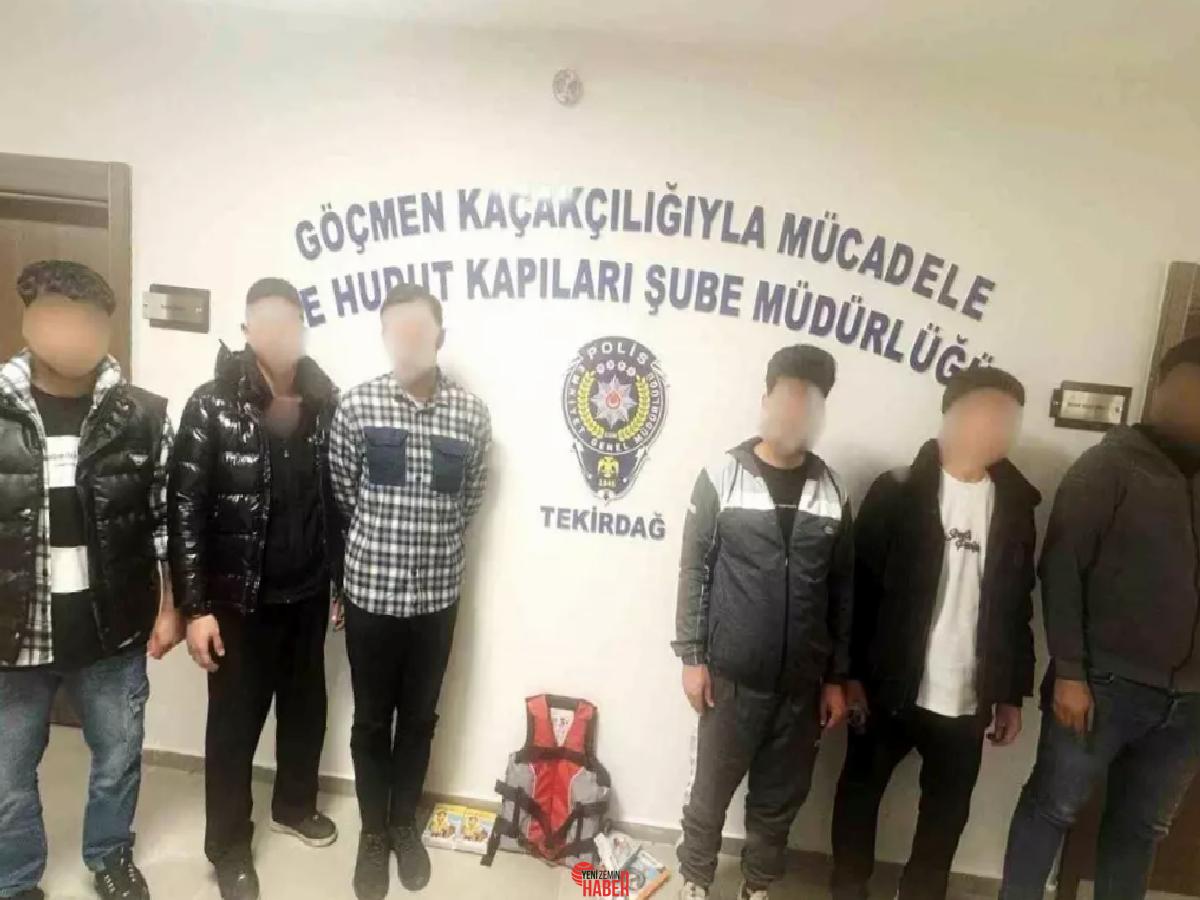 Sistemsiz göçmen taşıyan iki araç durduruldu, üç organizatör gözaltına alındı.