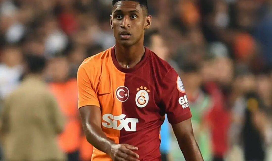 Galatasaray'dan Yunan ekibi Panathinaikos'a transfer olan Brezilyalı futbolcu Tete, 11