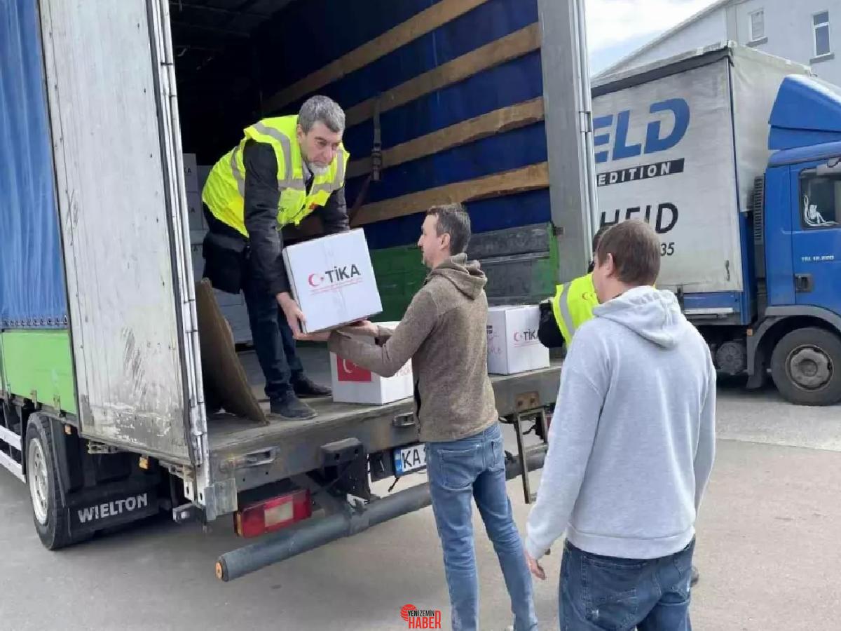 TİKA, Ramazan'da Ukrayna'daki gereksinim sahiplerine 20 ton besin paketi dağıttı.