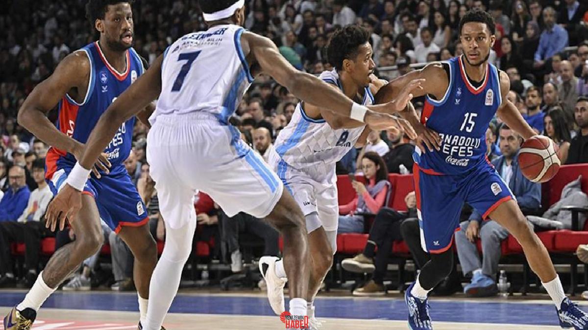 Basketbol Harika Ligi'nde 23. haftanın kapanış maçında Anadolu Efes, deplasmanda