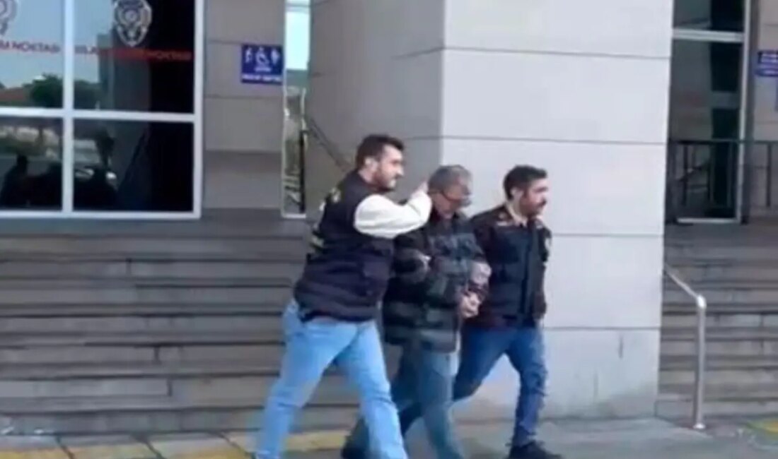Eyüpsultan'da emniyet şeridinde duran şoföre çarpıp kaçan hafif ticari araç