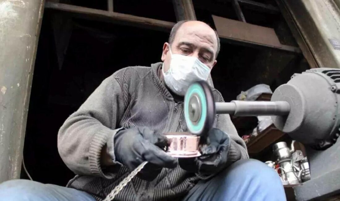 Aydın'da bakır ustası Murat Uçar, çırak bulamamanın endişesini taşıyor; 'Bakır