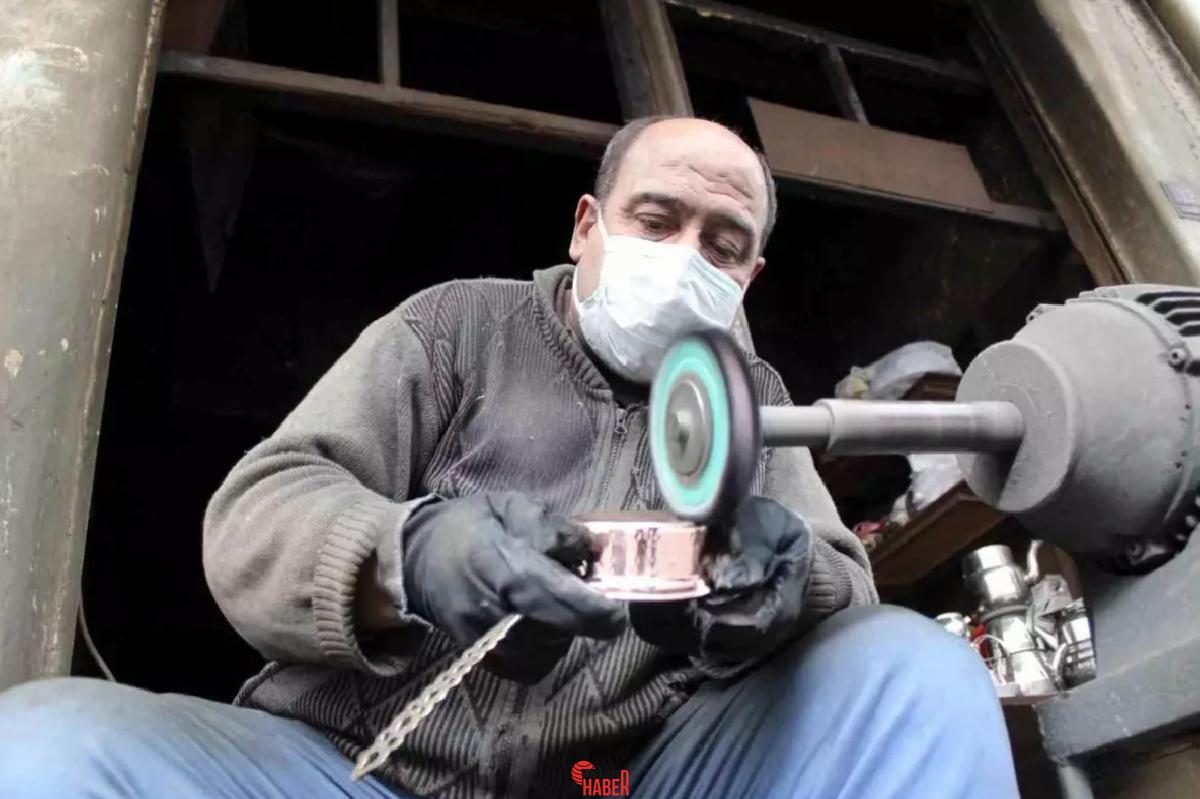 Aydın'da bakır ustası Murat Uçar, çırak bulamamanın endişesini taşıyor; 'Bakır