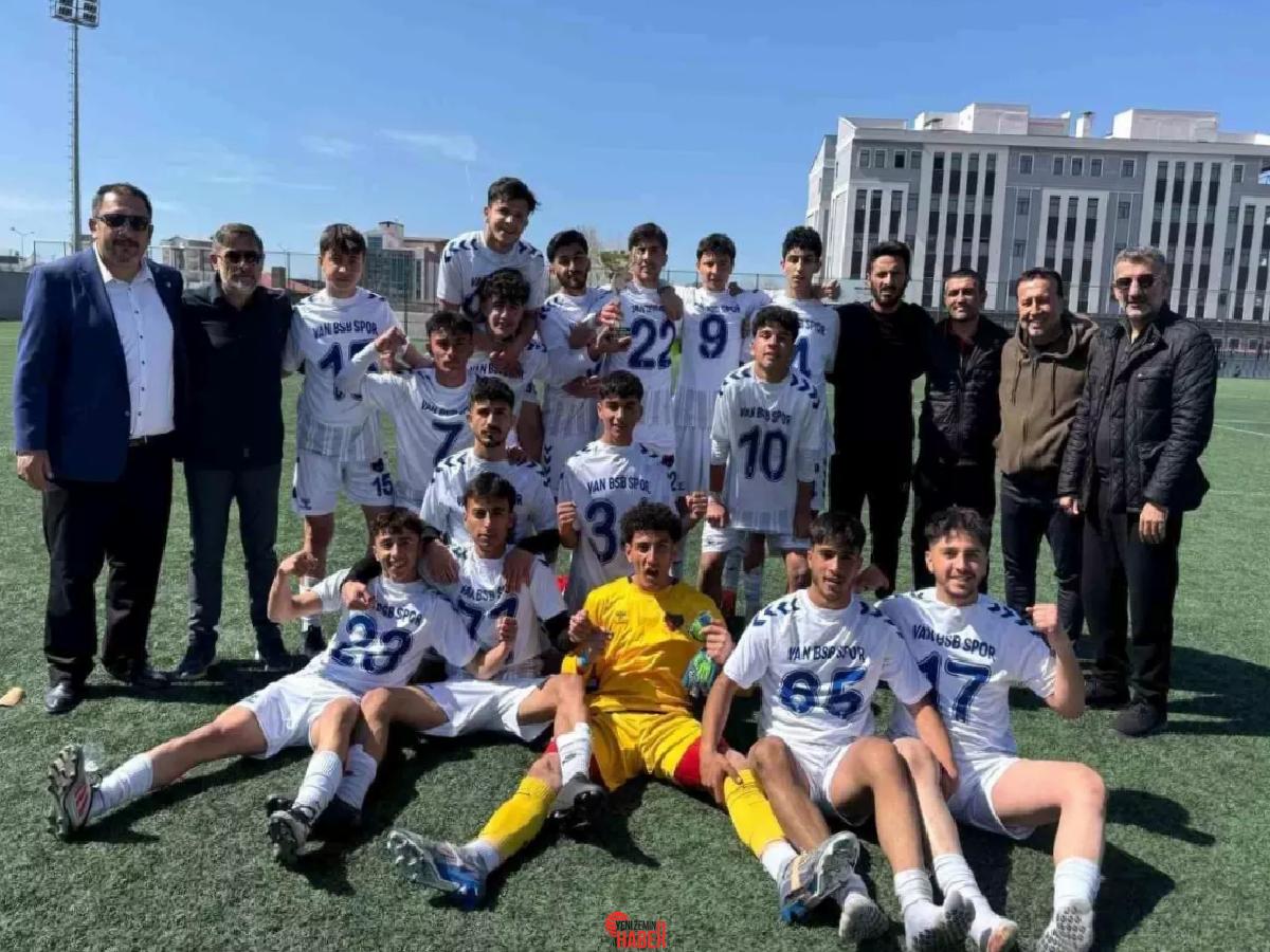 Lokal U-18 Yaş Kategorisi Liginde çaba eden Van Büyükşehir Belediyesi