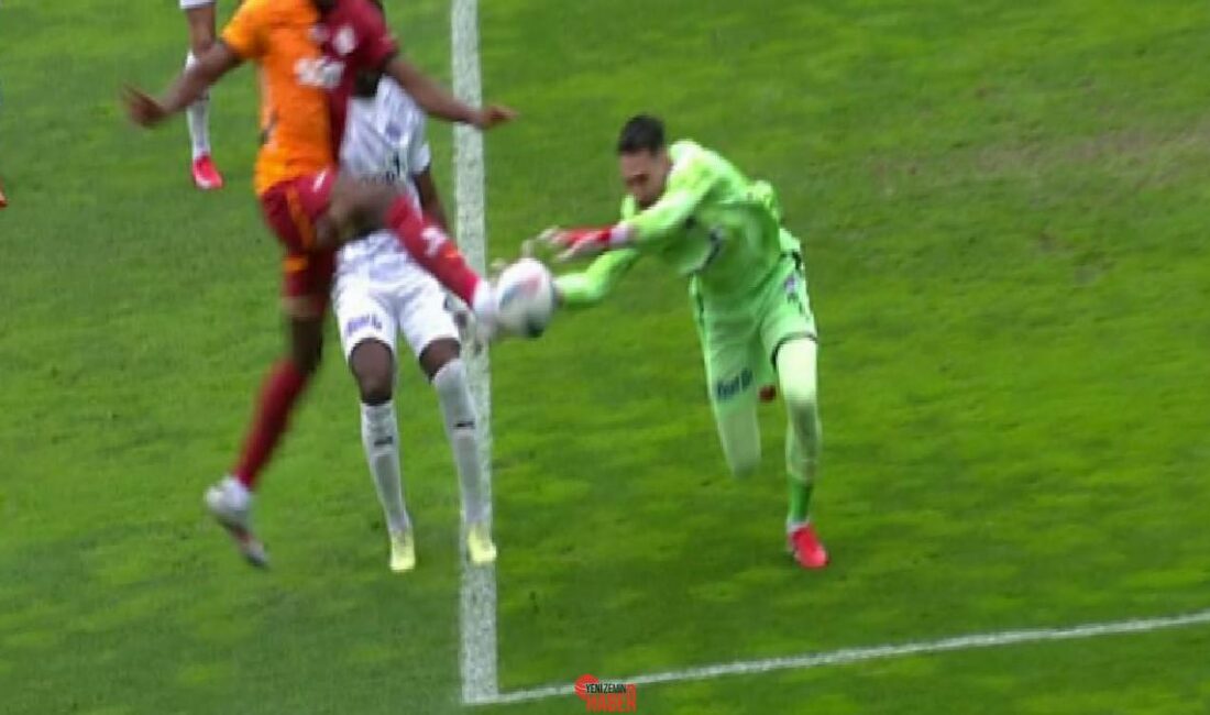 Galatasaray, Kasımpaşa ile oynadığı maçta VAR müdahalesinin akabinde penaltı kazandı.