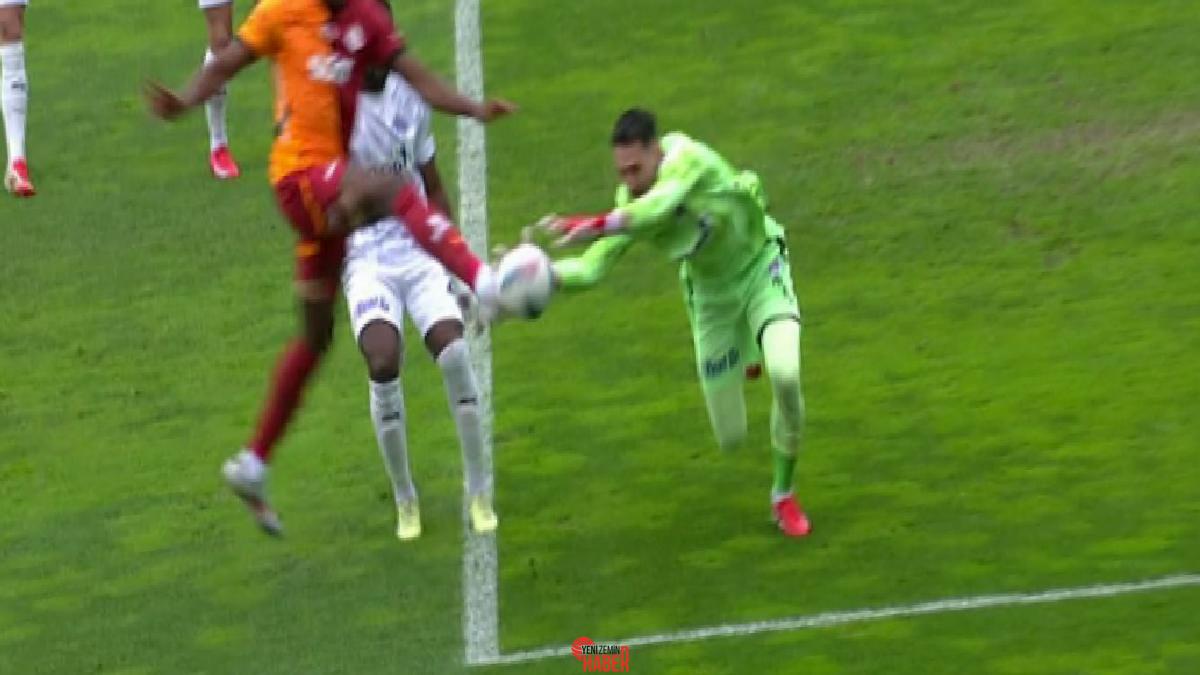 Galatasaray, Kasımpaşa ile oynadığı maçta VAR müdahalesinin akabinde penaltı kazandı.
