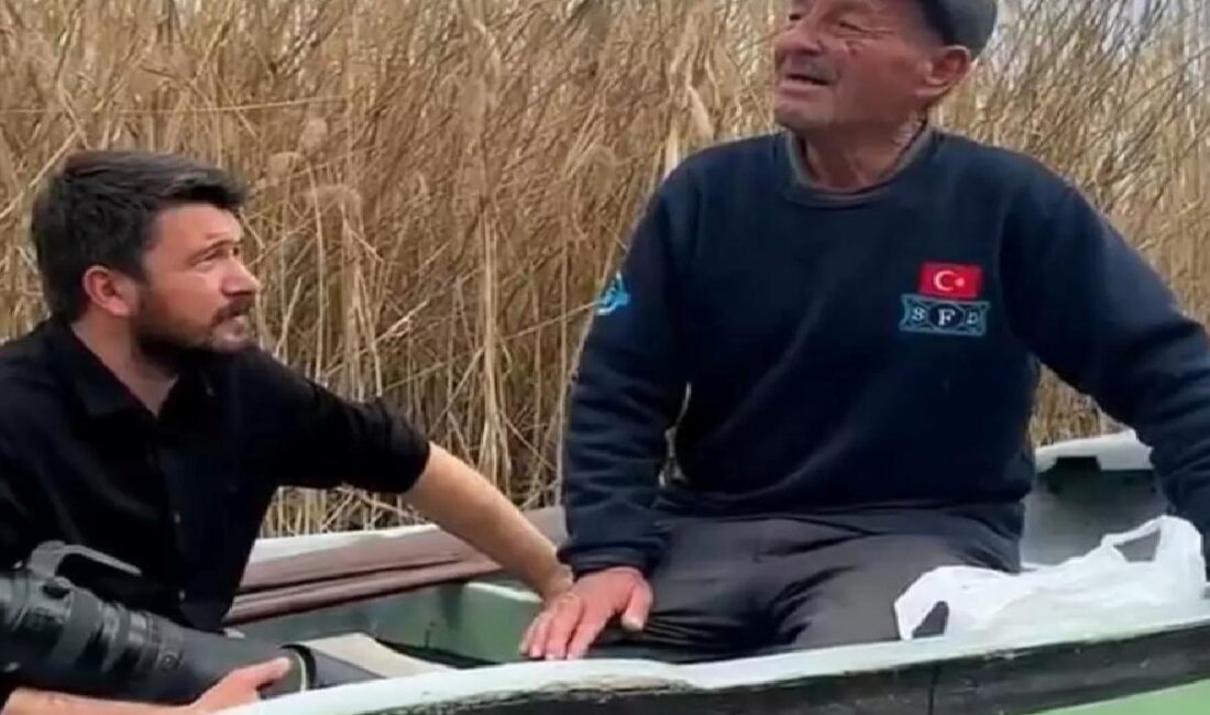 14 yıldır balıkçı Adem Yılmaz'ın sandalına konan Yaren Leylek, bahar