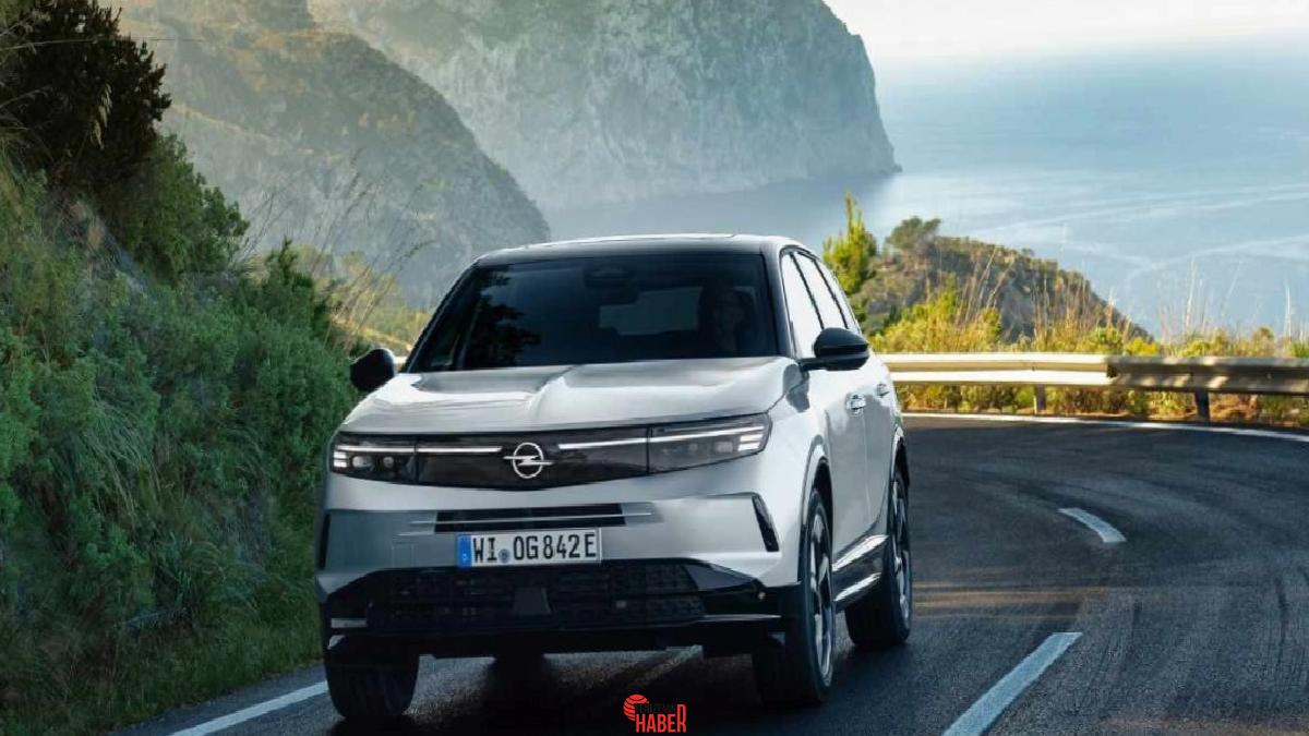 Opel'in merakla beklenen yeni Grandland modeli, şarj edilebilir hibrit seçeneğiyle