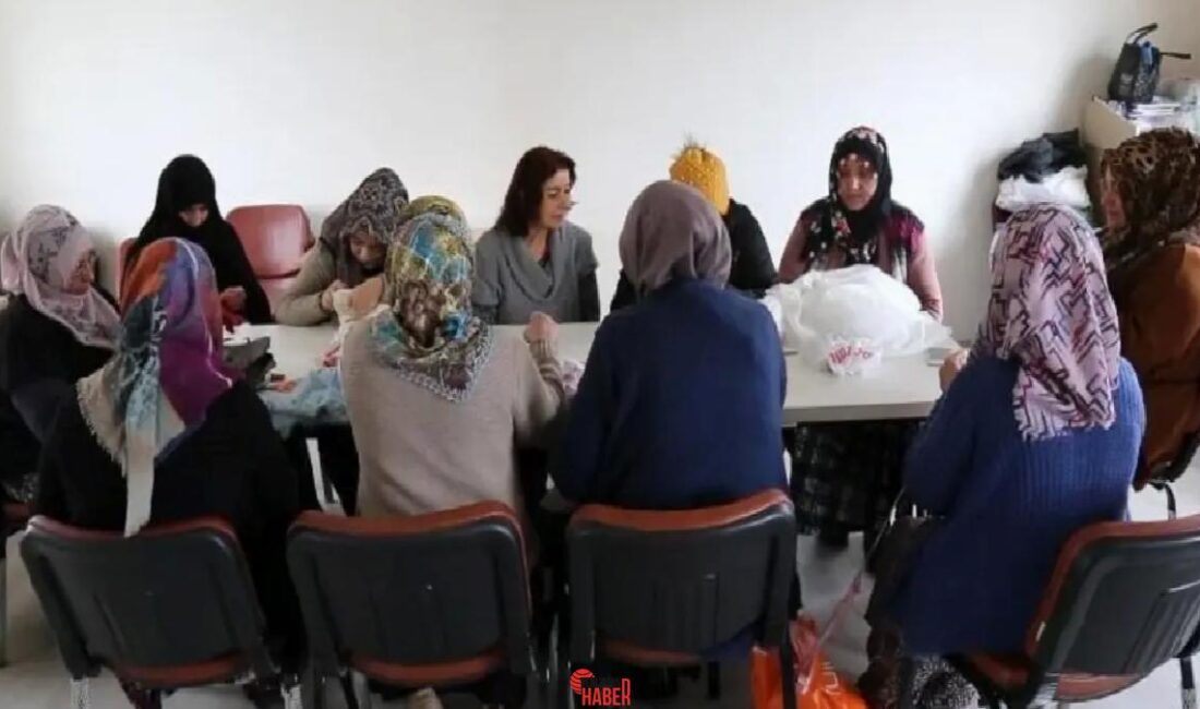 Battalgazi Belediyesi'nin takviyeleriyle açılan Yenice Köyü Dikiş Nakış Kursu, bayanlara