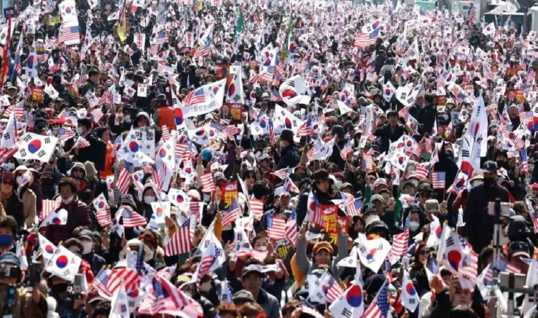 Güney Kore Devlet Başkanı Yoon Suk Yeol, mahkeme kararıyla 52