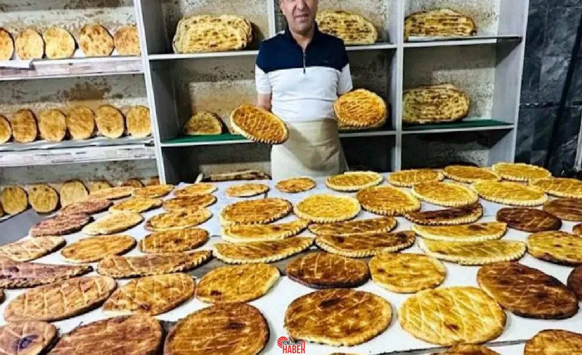 Hakkari'nin Yüksekova ilçesinde Van çöreği, sahur sofralarının vazgeçilmezi oldu.