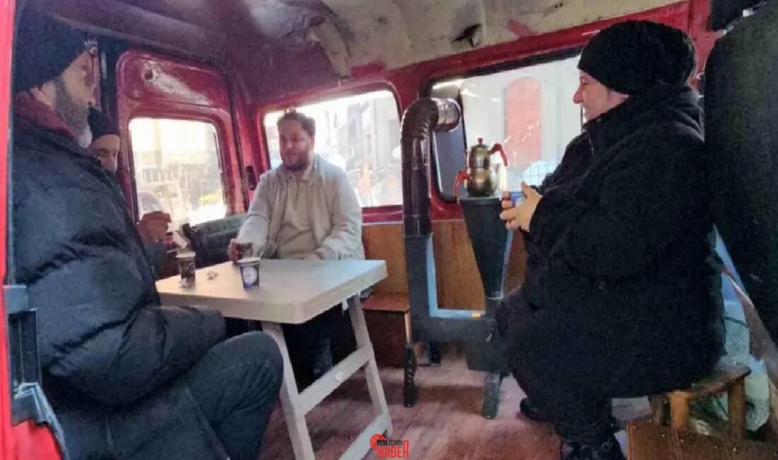 Ayşe ve İstek Demir, minibüste soba kurarak müşterilere çay ikram