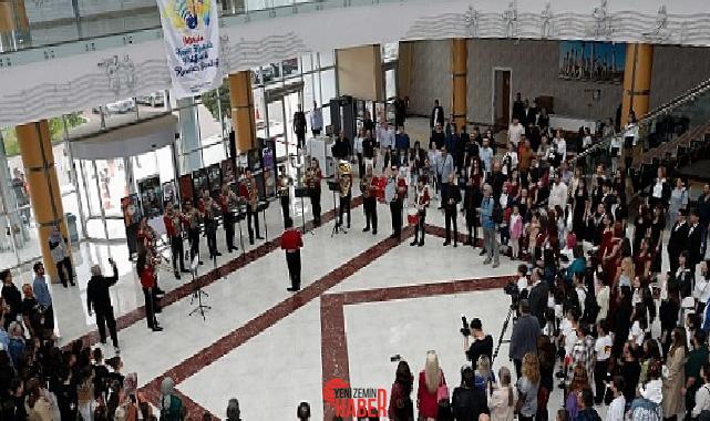 Mersin Yenişehir Belediyesi konut sahipliğinde Mersin Polifonik Korolar Derneği tarafından